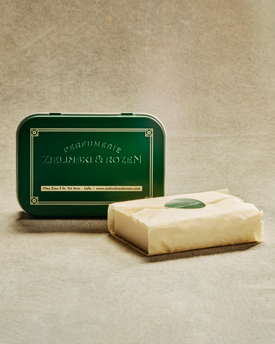 Black Pepper, Vetiver, Neroli, Amber